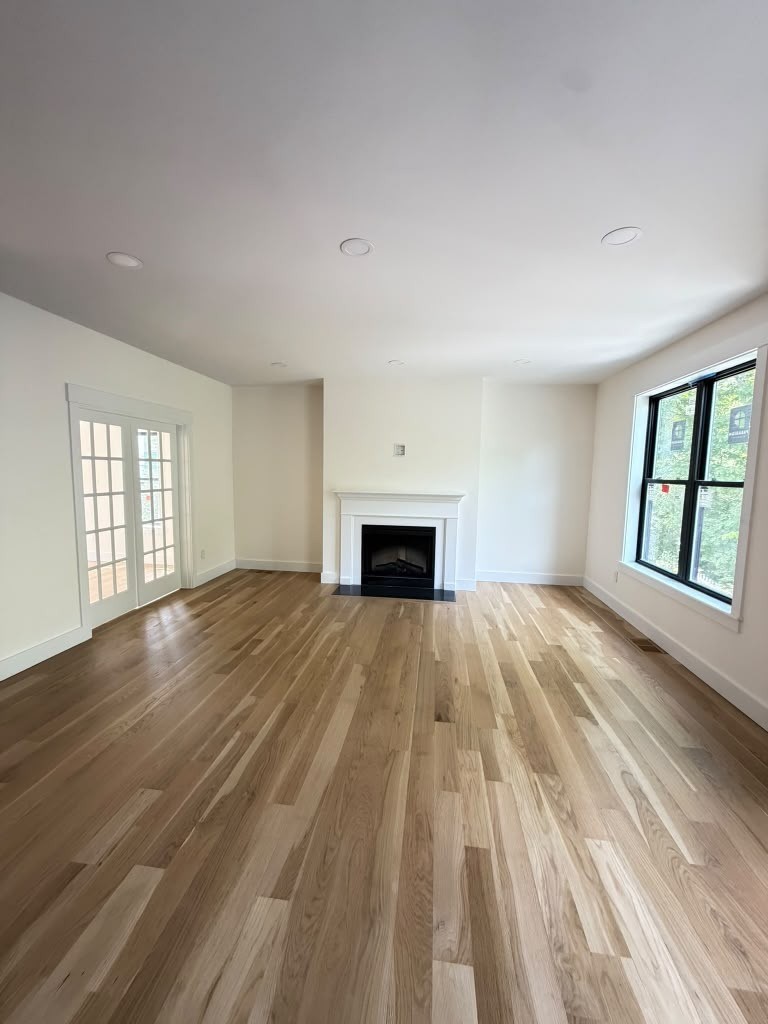 Modern Coastal Interior — Sypriano Construction